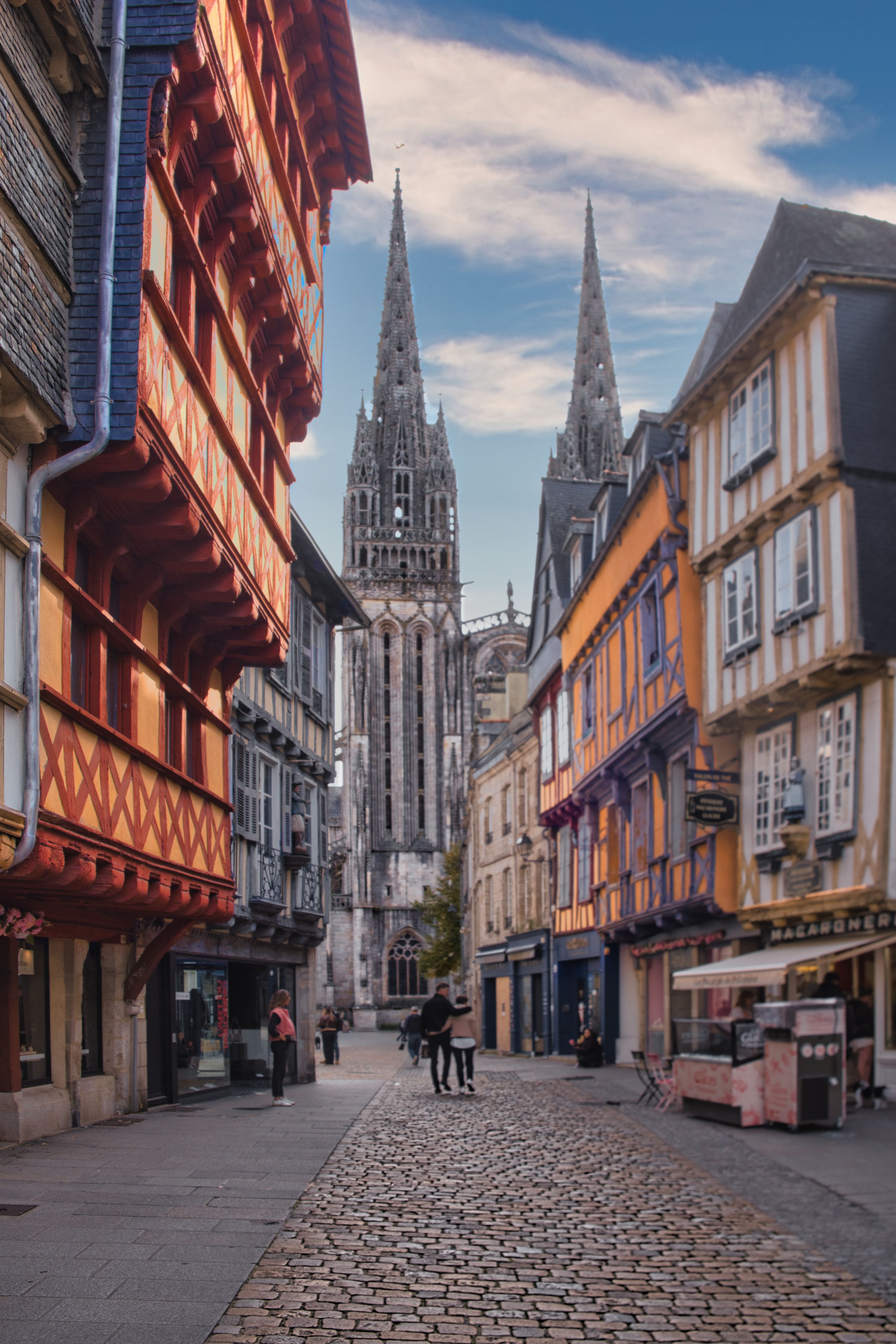 Vue de Quimper et de la cathédrale Saint-Corentin